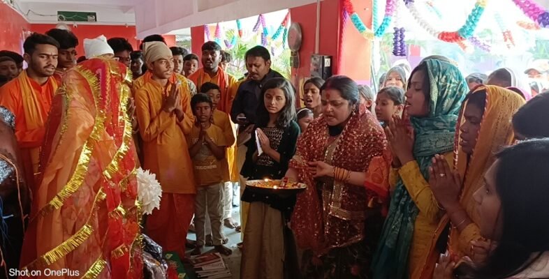 Solitaire Educational Academy Celebrates Saraswati Puja with Devotion and Enthusiasm